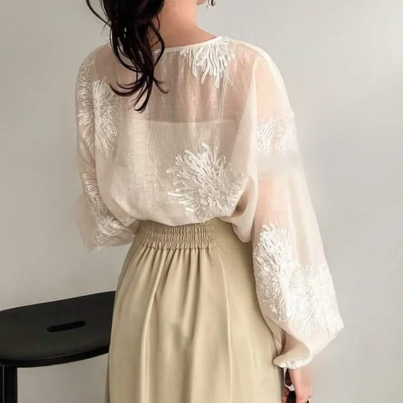 Embroidered floral print semi sheer puff sleeve blouse - Picture 4 of 5